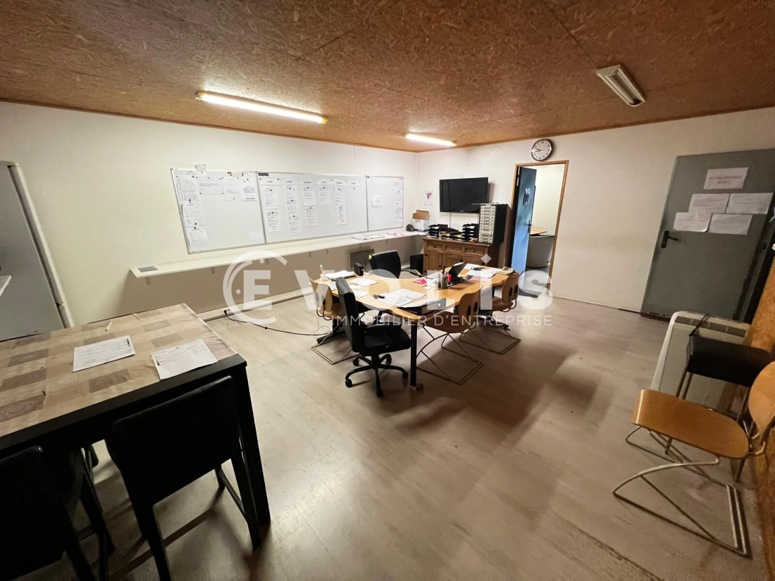 Photo 6 – location Entrepôts / activités	CHEPTAINVILLE (91630)