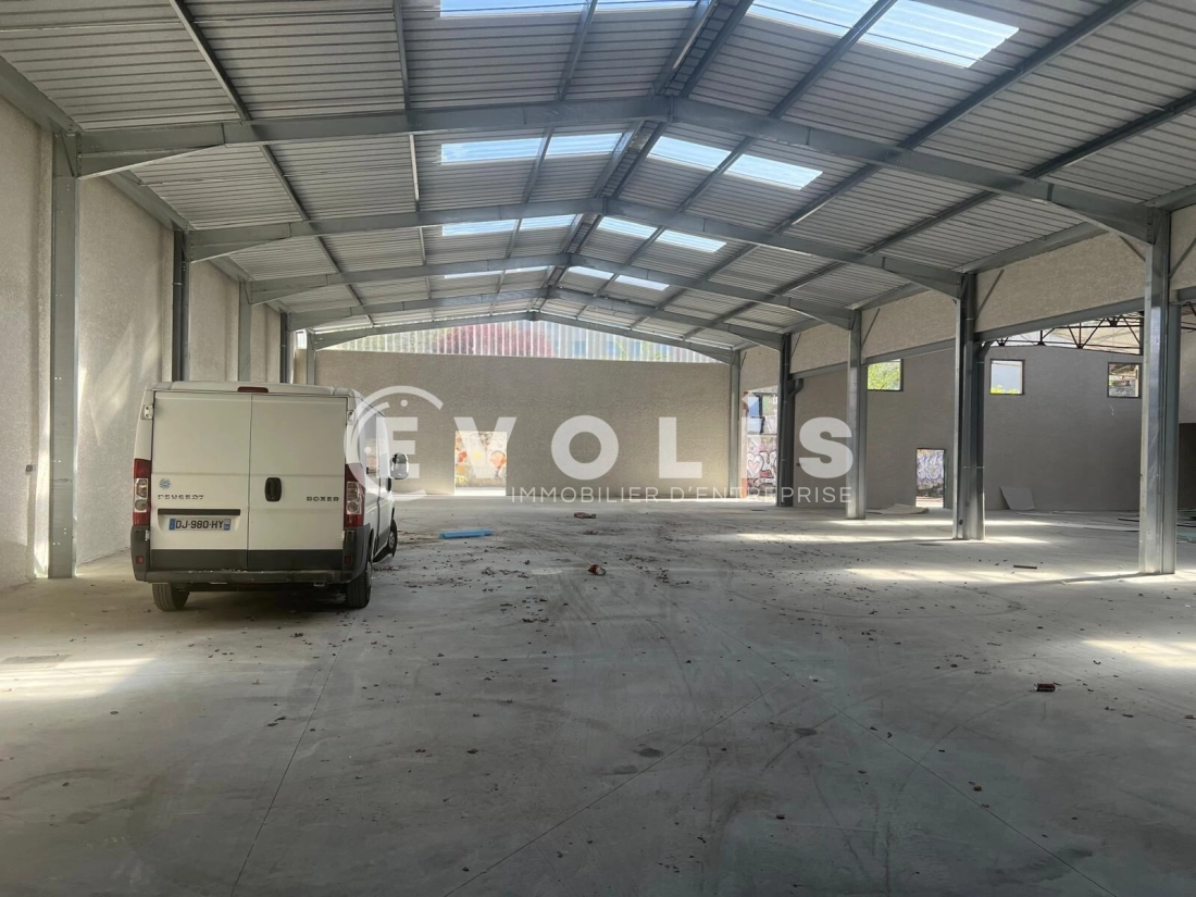 Photo 8 – location Entrepôts / activités	VILLEURBANNE (69100)