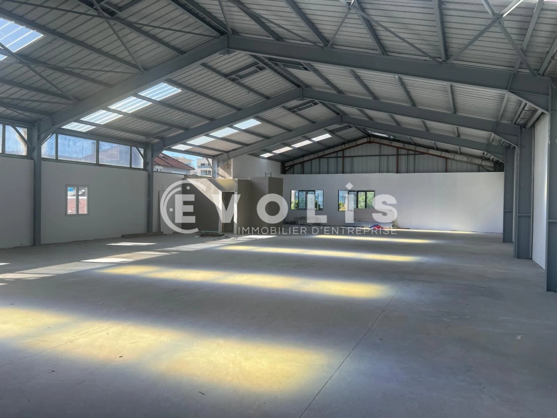 Photo 12 – location Entrepôts / activités	VILLEURBANNE (69100)