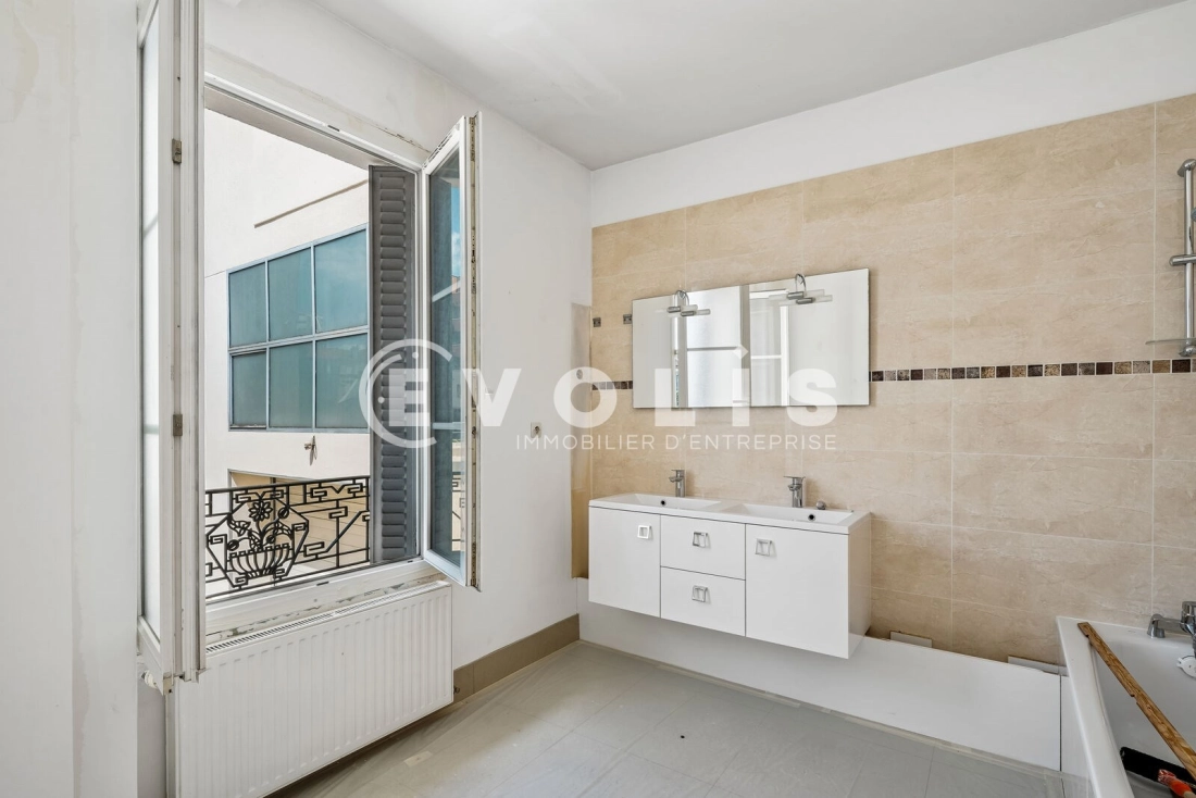 Photo 12 – location Entrepôts / activités	IVRY SUR SEINE (94200)
