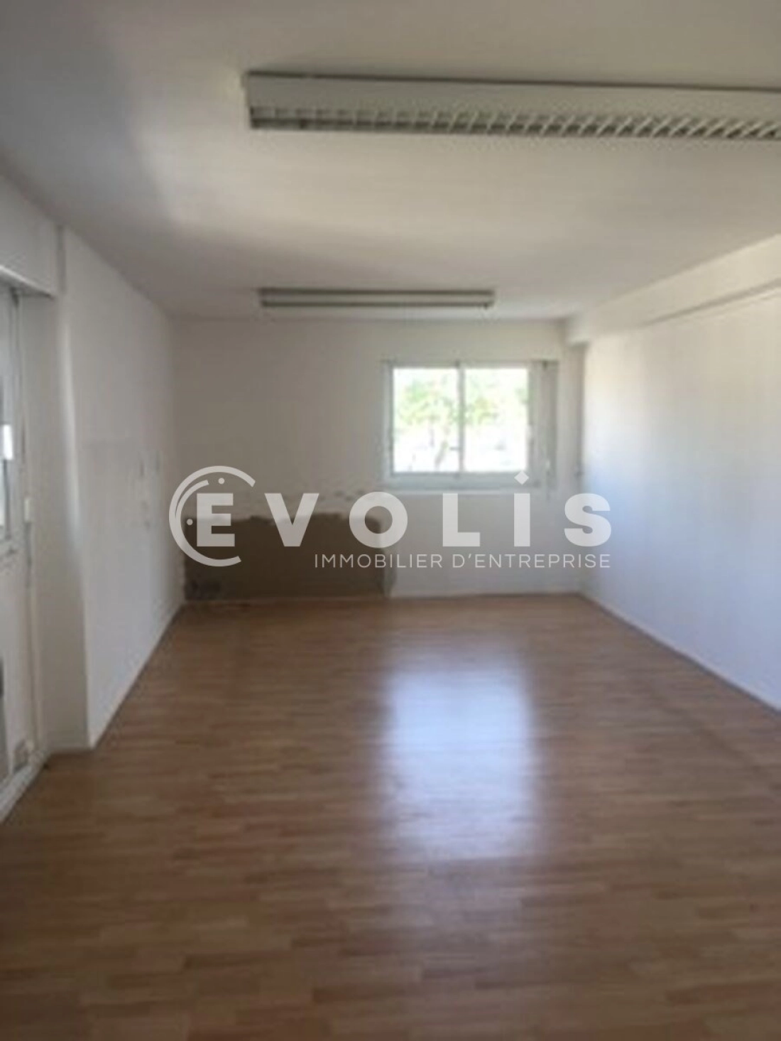 Photo 2 – location bureaux	ORLY (94310)
