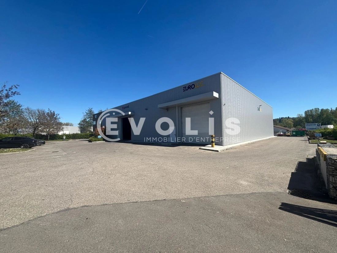 Photo 1 – location Entrepôts / activités	BOURGOIN JALLIEU (38300)