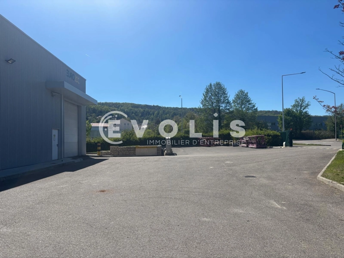 Photo 6 – location Entrepôts / activités	BOURGOIN JALLIEU (38300)