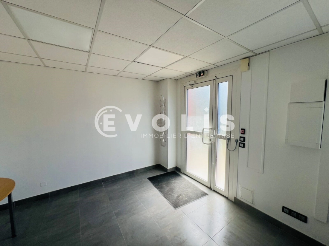 Photo 9 – vente Entrepôts / activités	MOISSY CRAMAYEL (77550)