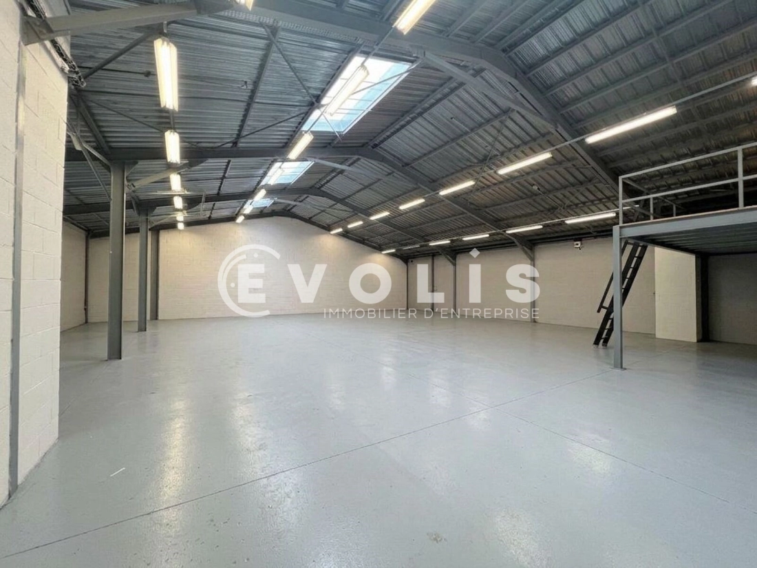 Photo 4 – location Entrepôts / activités	RILLIEUX LA PAPE (69140)