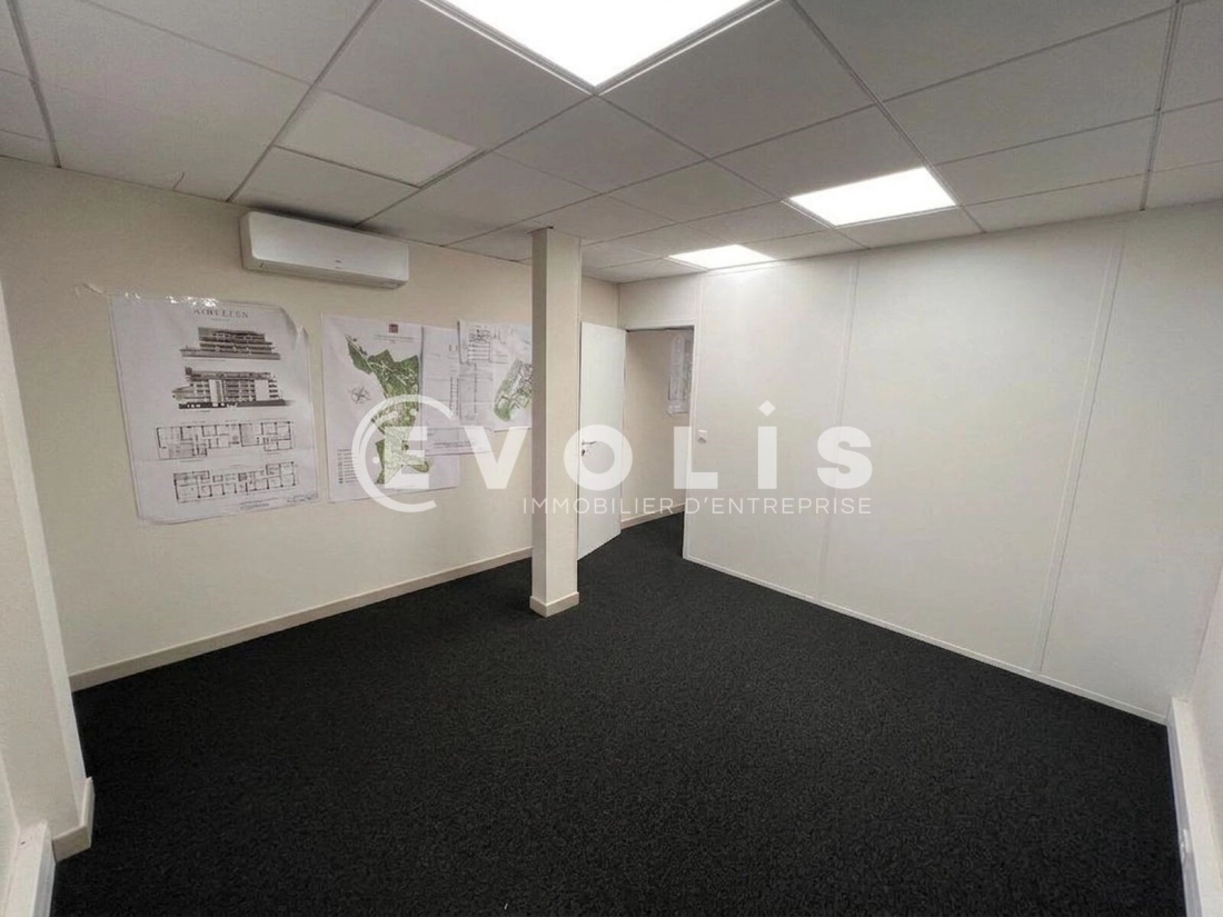 Photo 8 – location Entrepôts / activités	RILLIEUX LA PAPE (69140)
