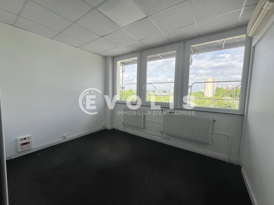 Photo 12 – location Entrepôts / activités	ROSNY SOUS BOIS (93110)