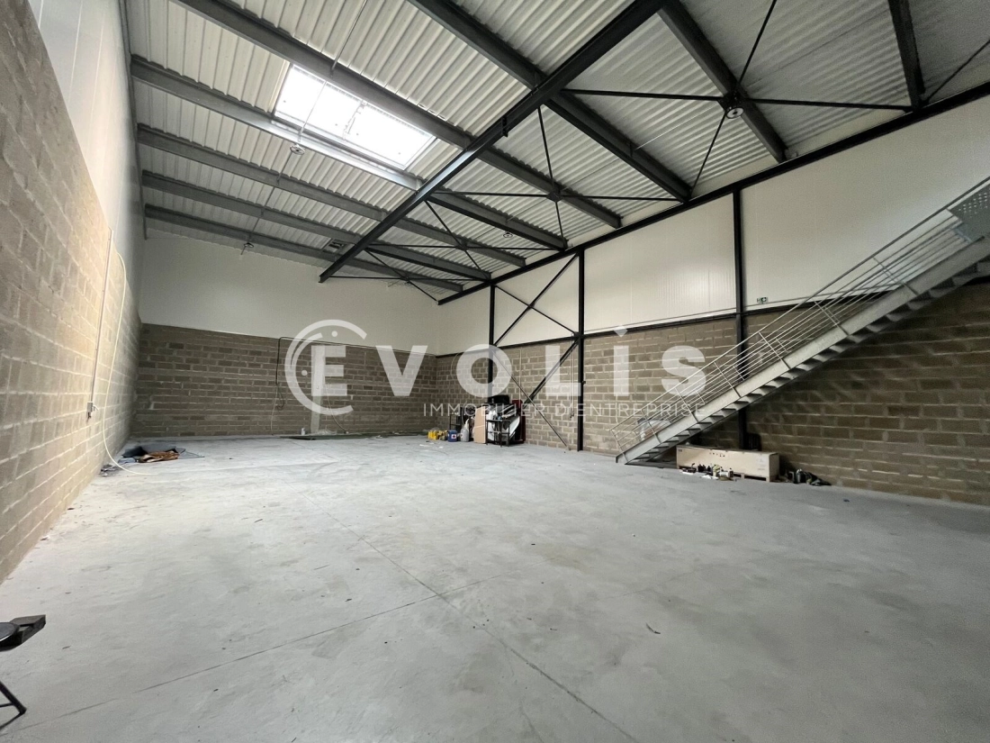Photo 2 – location Entrepôts / activités	TRESSES (33370)
