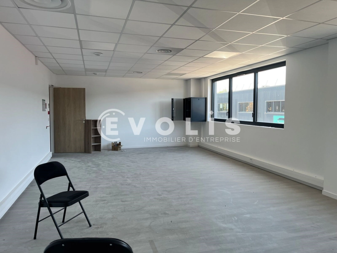 Photo 7 – location Entrepôts / activités	TRESSES (33370)