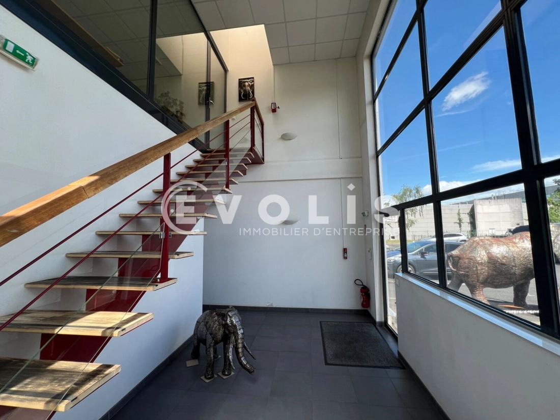Photo 7 – location Entrepôts / activités	SAINT PIERRE DU PERRAY (91280)