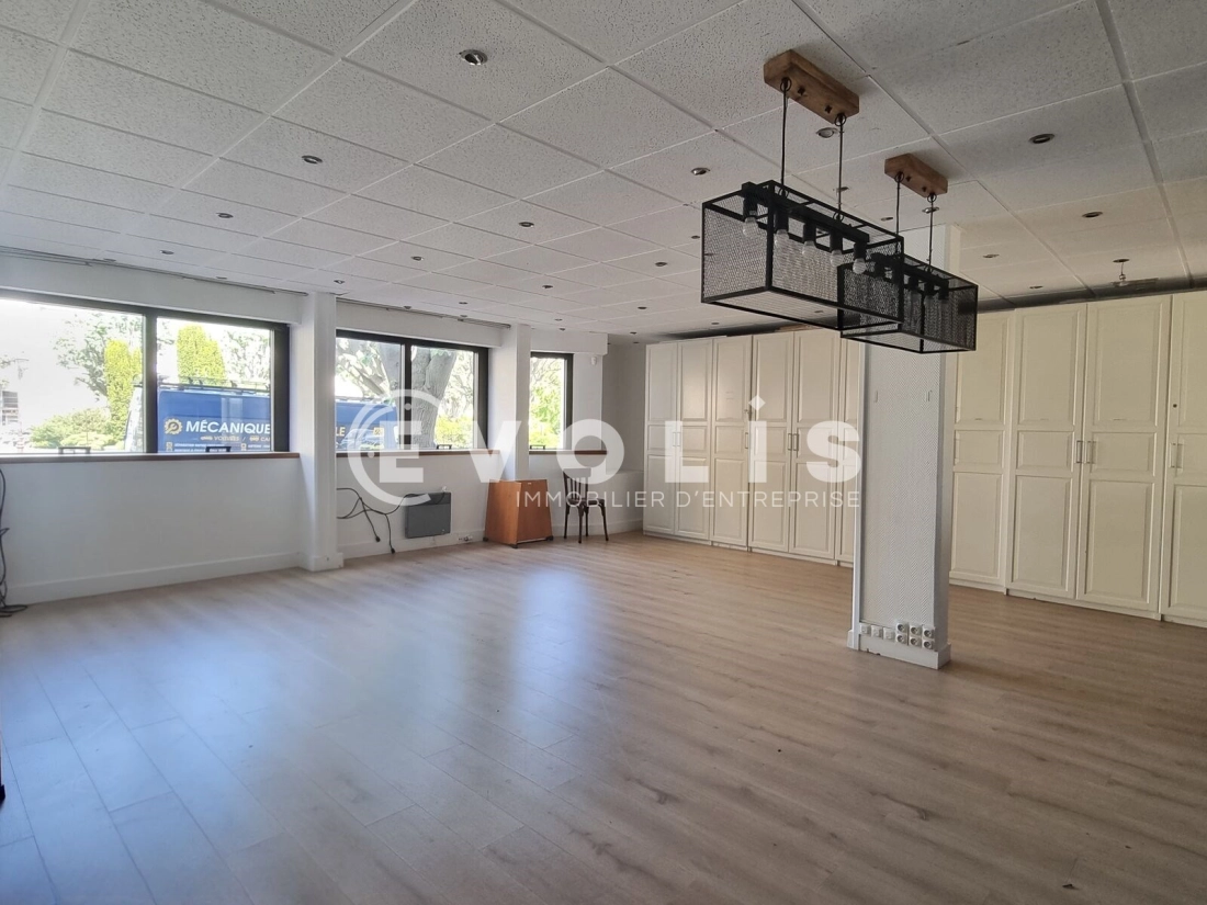 Photo 2 – location bureaux	LE KREMLIN BICETRE (94270)