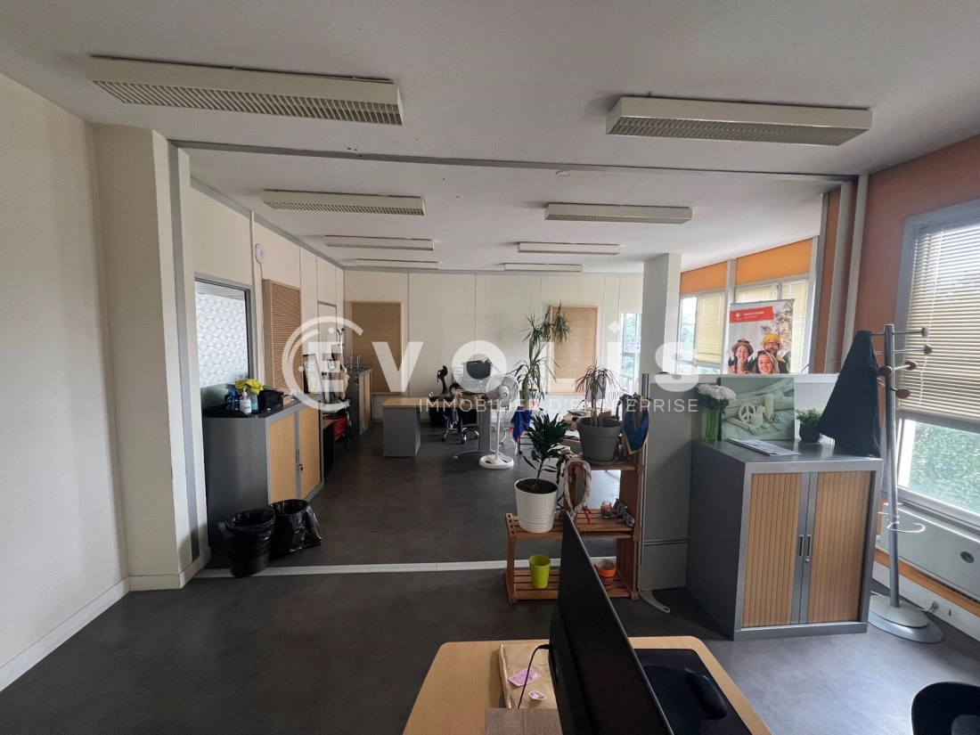 Photo 2 – vente bureaux	NOISY LE GRAND (93160)