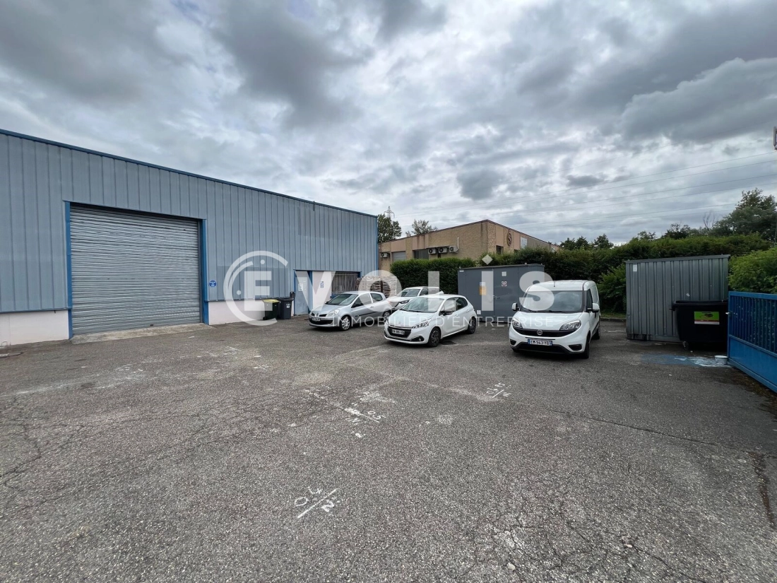 Photo 3 – location Entrepôts / activités	VAULX EN VELIN (69120)