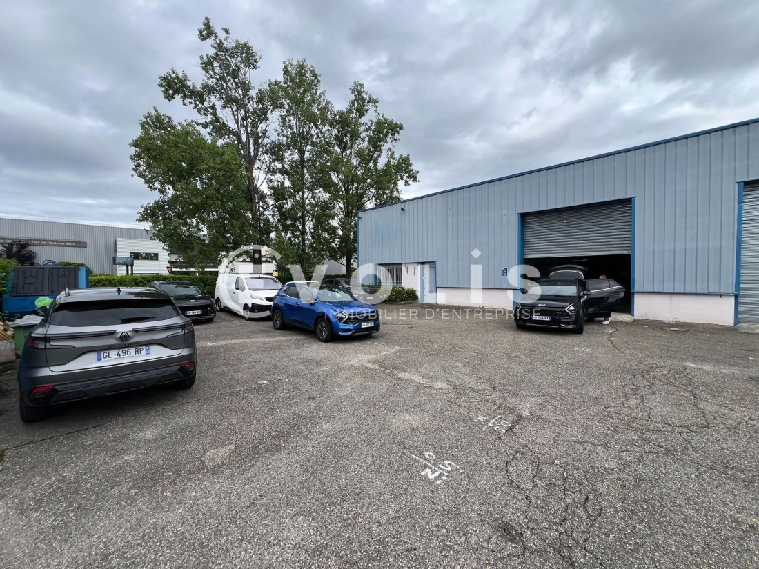 Photo 4 – location Entrepôts / activités	VAULX EN VELIN (69120)