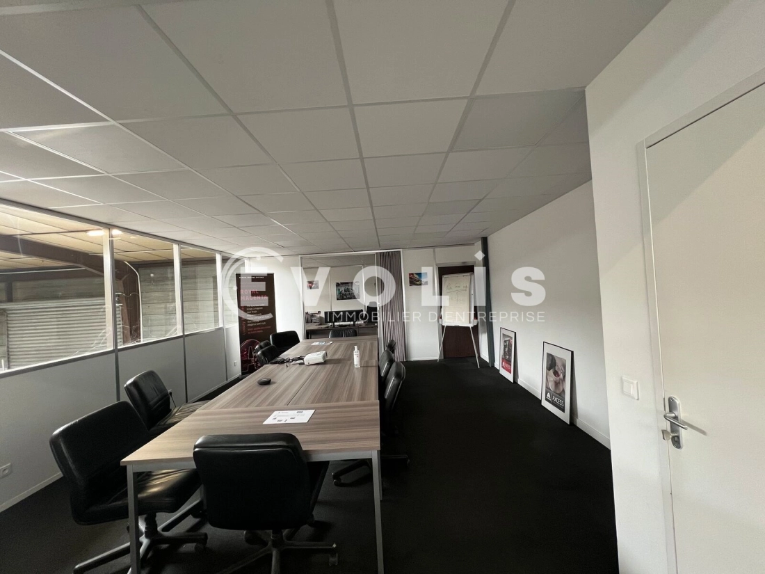 Photo 7 – location Entrepôts / activités	VAULX EN VELIN (69120)