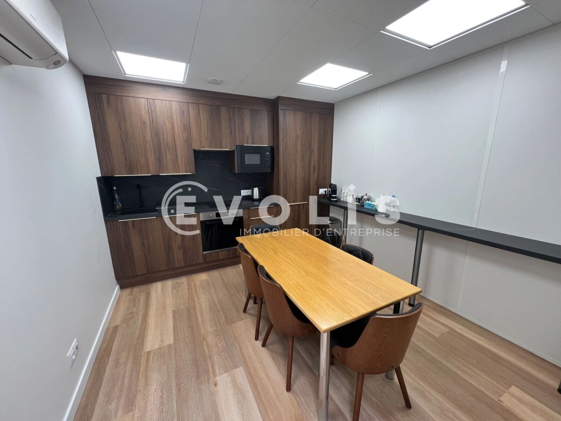 Photo 10 – vente Entrepôts / activités	SAVIGNY LE TEMPLE (77176)