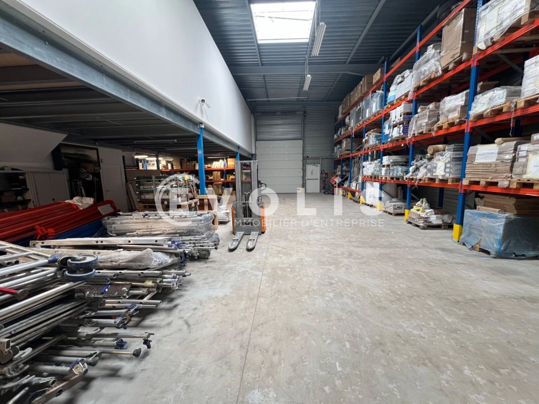 Photo 2 – vente Entrepôts / activités	SAVIGNY LE TEMPLE (77176)
