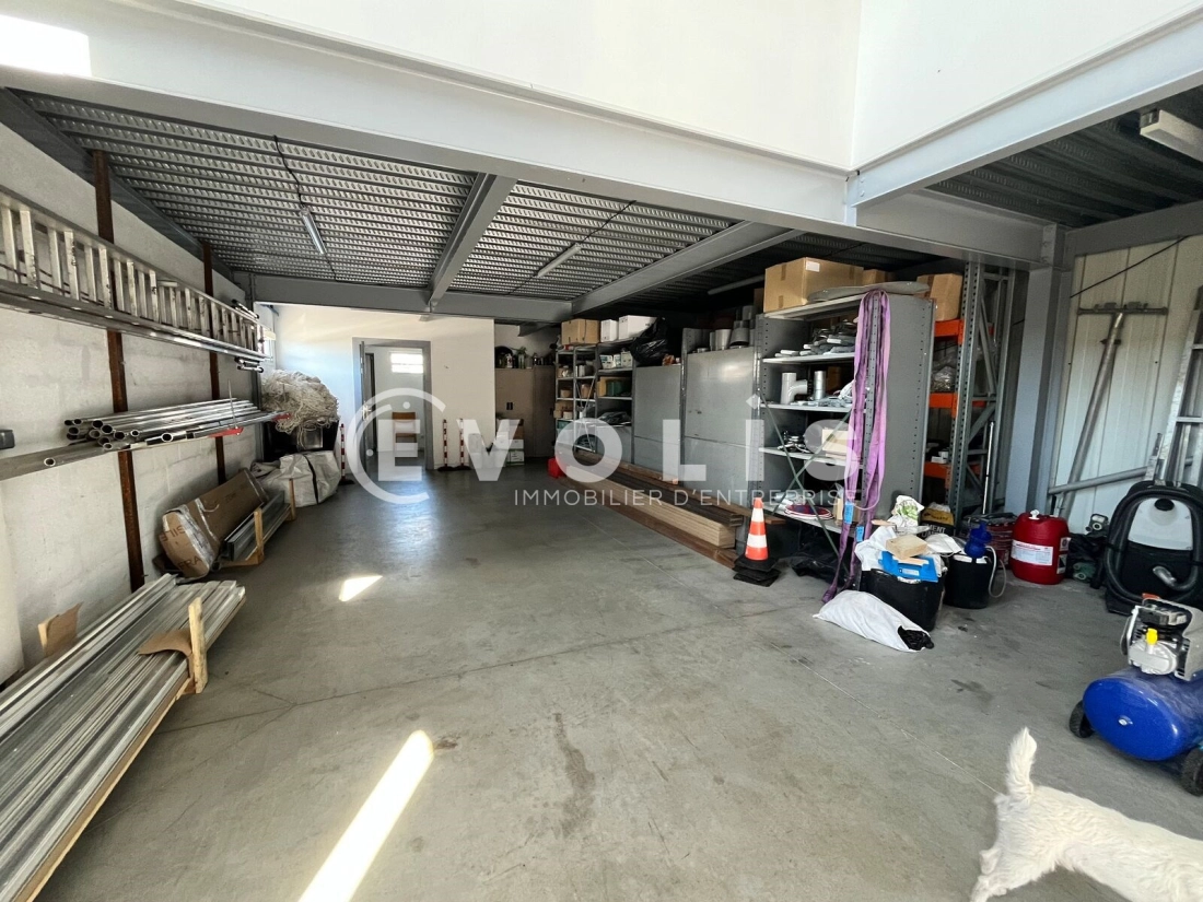Photo 2 – location Entrepôts / activités	CESTAS (33610)