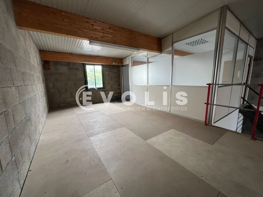Photo 8 – location Entrepôts / activités	SAINT LAURENT DE MURE (69720)