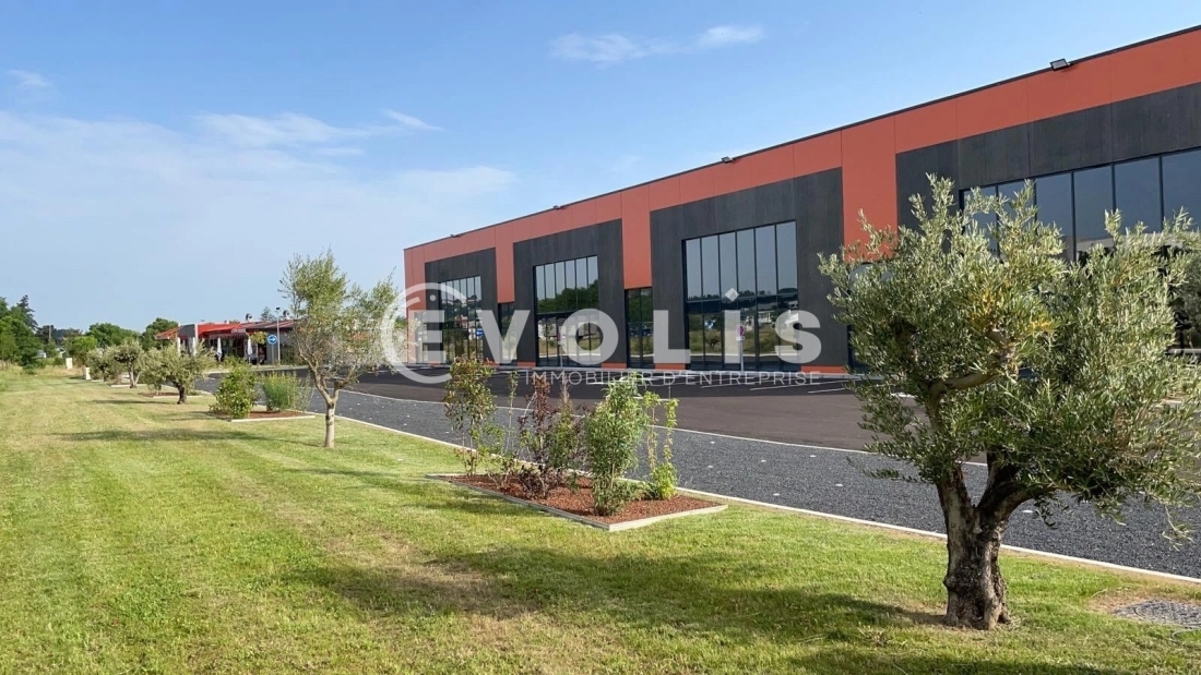 Photo 2 – location Locaux commerciaux	SAINT QUENTIN FALLAVIER (38070)