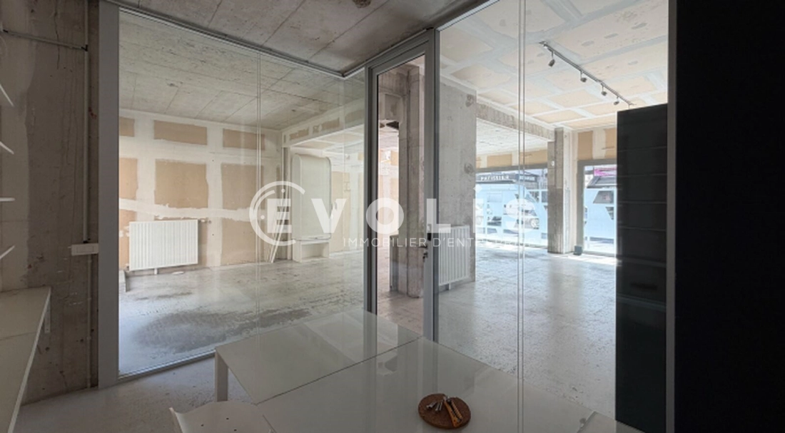 Photo 11 – location Locaux commerciaux	PARIS (75018)
