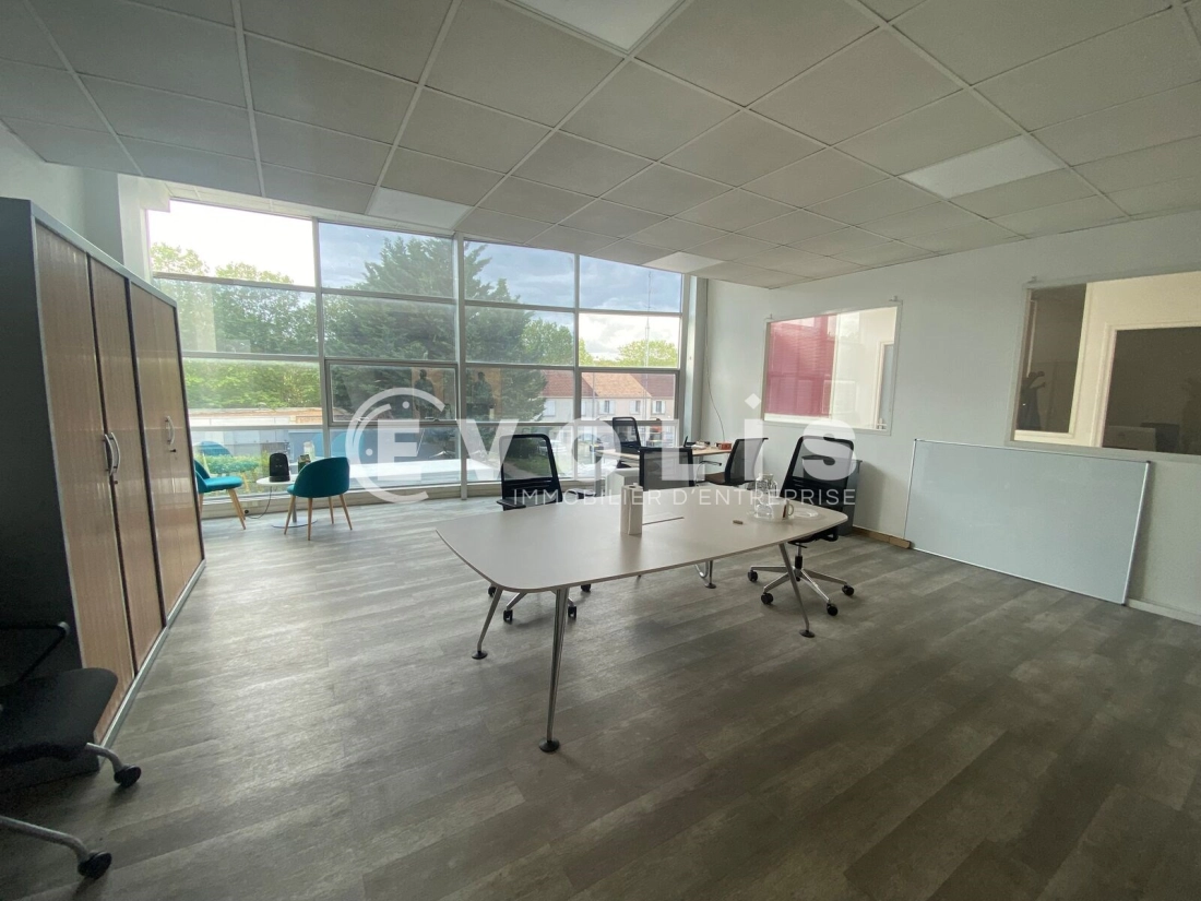 Photo 4 – location Entrepôts / activités	VALENTON (94460)