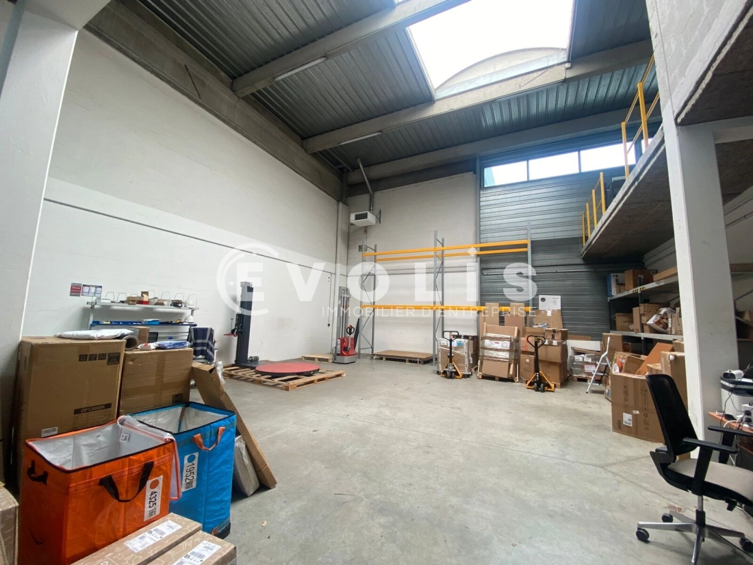 Photo 1 – location Entrepôts / activités	VALENTON (94460)