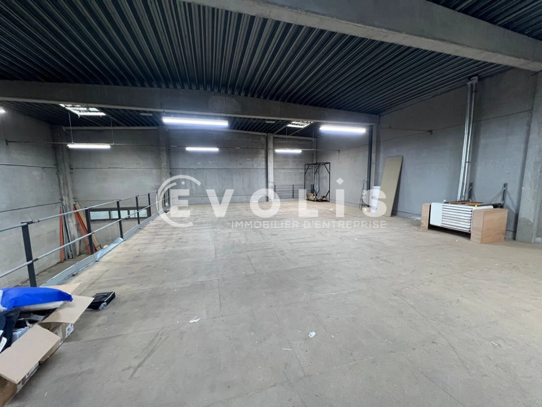 Photo 2 – location Entrepôts / activités	BUSSY SAINT GEORGES (77600)