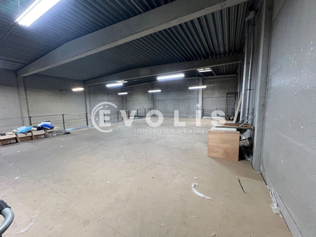 Photo 1 – location Entrepôts / activités	BUSSY SAINT GEORGES (77600)