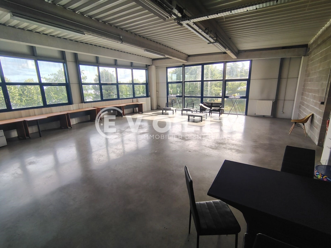 Photo 4 – location Entrepôts / activités	VILLEMOMBLE (93250)