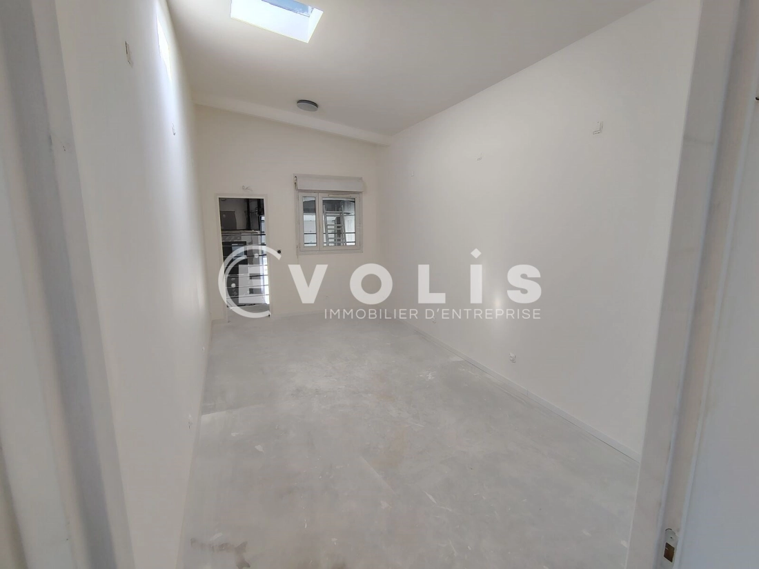 Photo 9 – location Entrepôts / activités	SANTENY (94440)