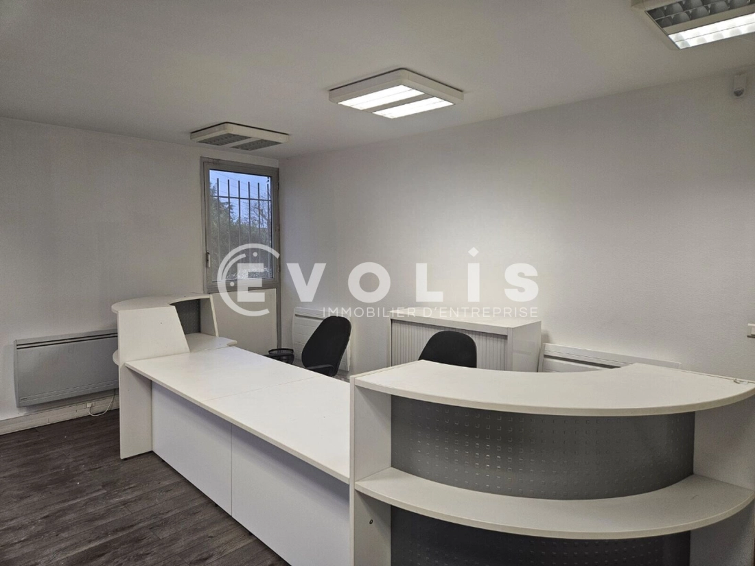 Photo 11 – location Entrepôts / activités	PALAISEAU (91120)