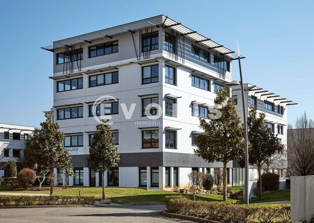Photo 4 – location bureaux	ST PRIEST (69800)