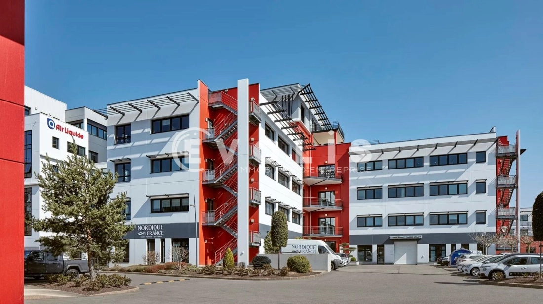 Photo 2 – location bureaux	ST PRIEST (69800)