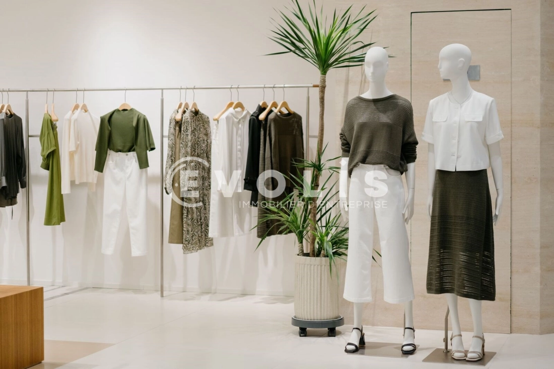 Photo 3 – location Locaux commerciaux	MAGNY LE HONGRE (77700)