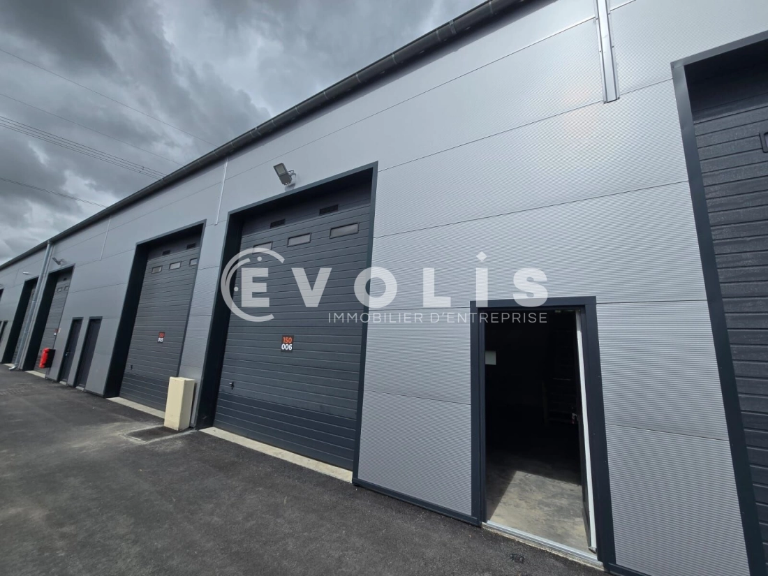 Photo 1 – location Entrepôts / activités	SAINT GERMAIN LES ARPAJON (91180)