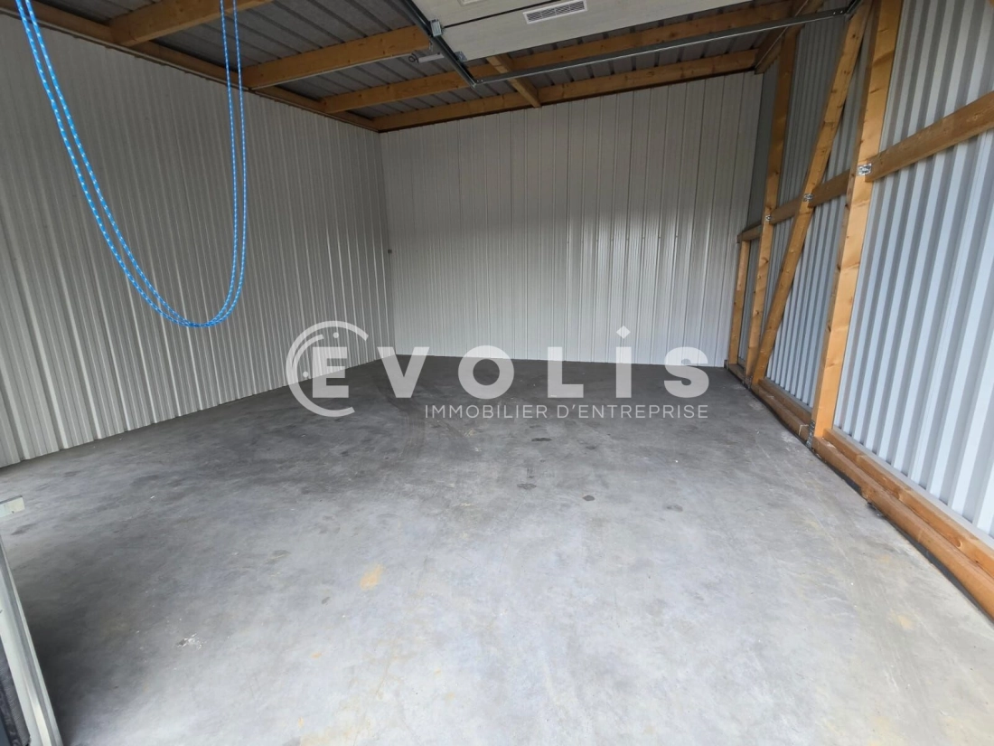 Photo 2 – location Entrepôts / activités	SAINT GERMAIN LES ARPAJON (91180)