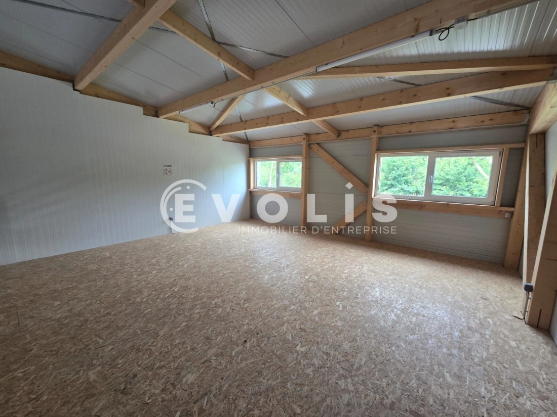 Photo 4 – location Entrepôts / activités	SAINT GERMAIN LES ARPAJON (91180)