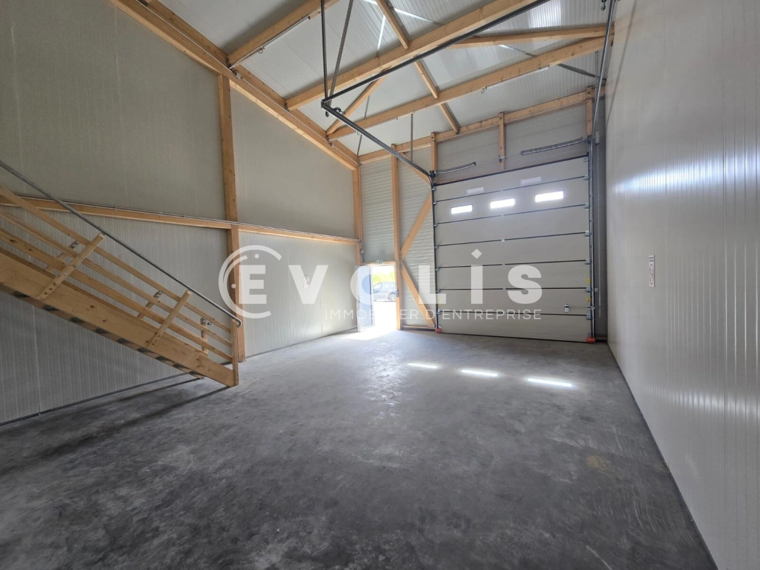 Photo 3 – location Entrepôts / activités	SAINT GERMAIN LES ARPAJON (91180)