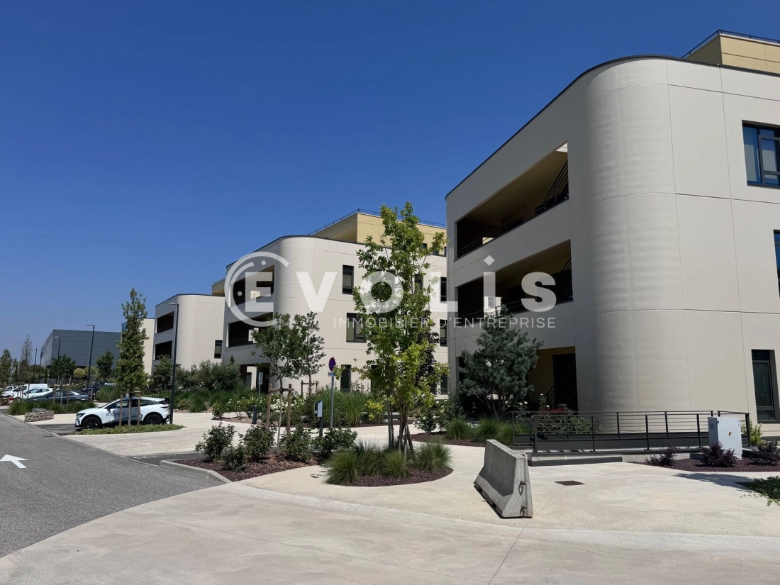 Photo 1 – location bureaux	GENAS (69740)