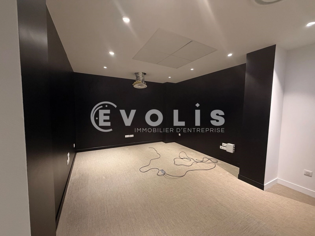 Photo 2 – location bureaux	PARIS (75008)