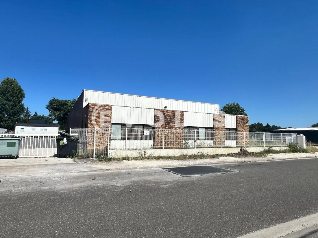 Photo 1 – location Entrepôts / activités	GRADIGNAN (33170)