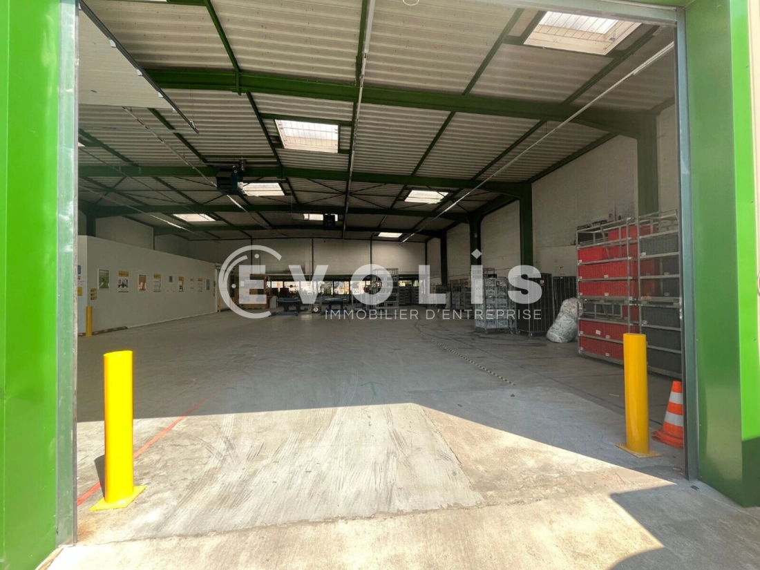 Photo 2 – location Entrepôts / activités	SAINT THIBAULT DES VIGNES (77400)