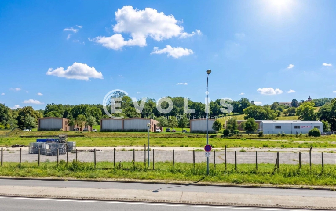 Photo 4 – vente Entrepôts / activités	SAINT GENIS LAVAL (69230)