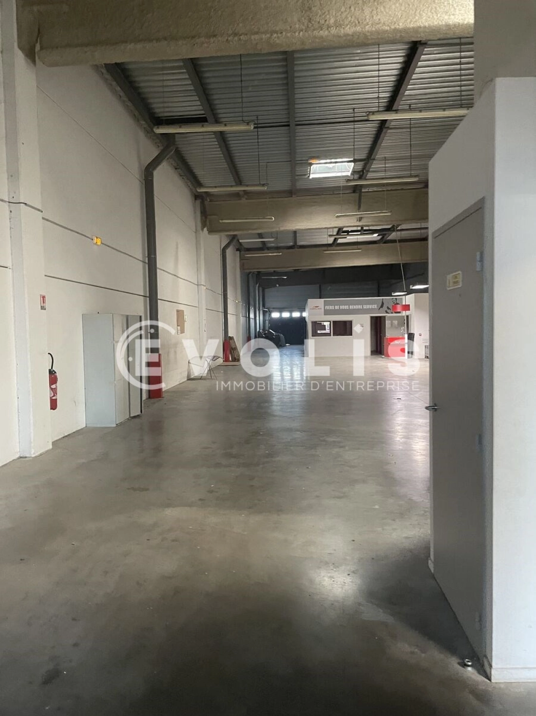 Photo 4 – location Locaux commerciaux	SORGUES (84700)