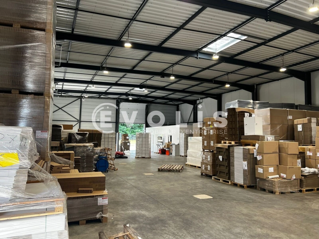 Photo 5 – location Entrepôts / activités	MONTMERLE SUR SAONE (01090)