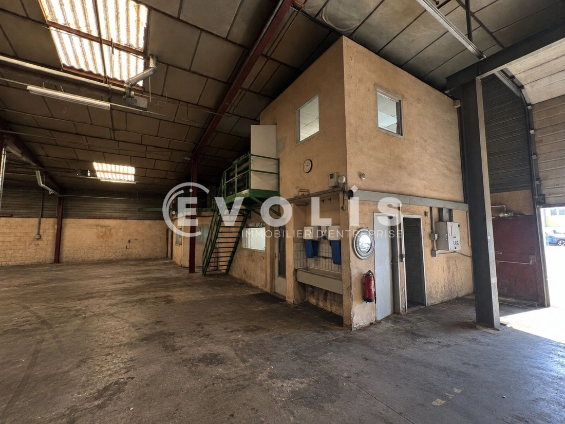 Photo 6 – vente Entrepôts / activités	GENAS (69740)