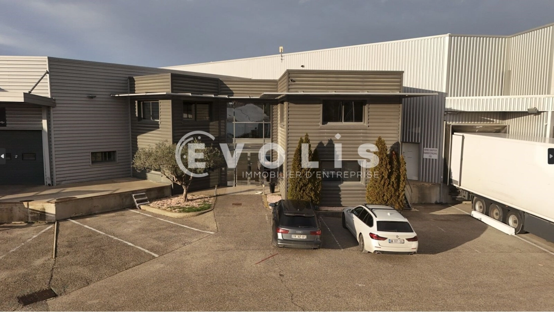 Photo 9 – vente Entrepôts / activités	VERQUIERES (13670)