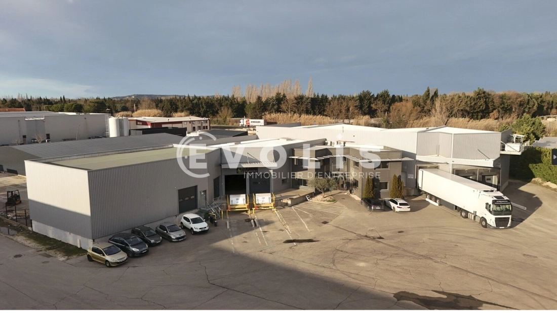 Photo 1 – vente Entrepôts / activités	VERQUIERES (13670)