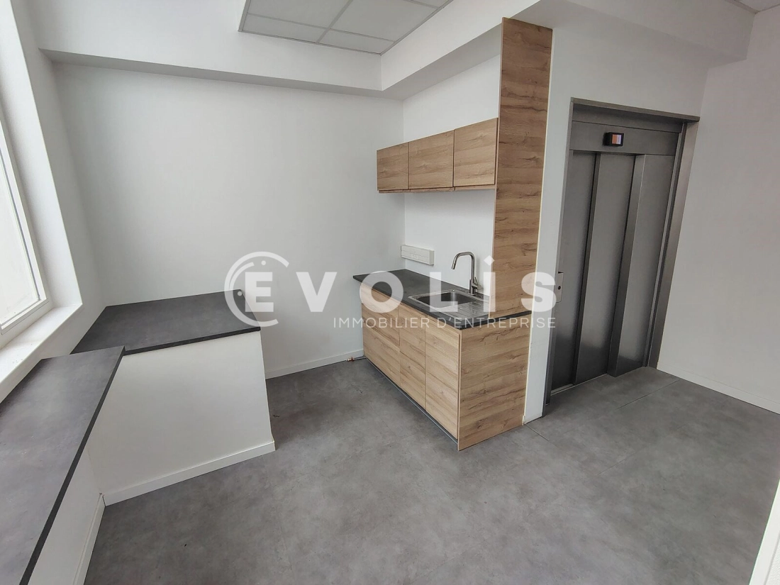 Photo 9 – location Entrepôts / activités	BRY SUR MARNE (94360)